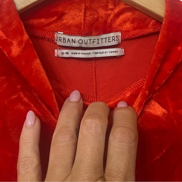 Like New Urban Outfitters Ice Crusher Velvet Long Sleeve Mini Dress in Red M - Picture 5 of 8
